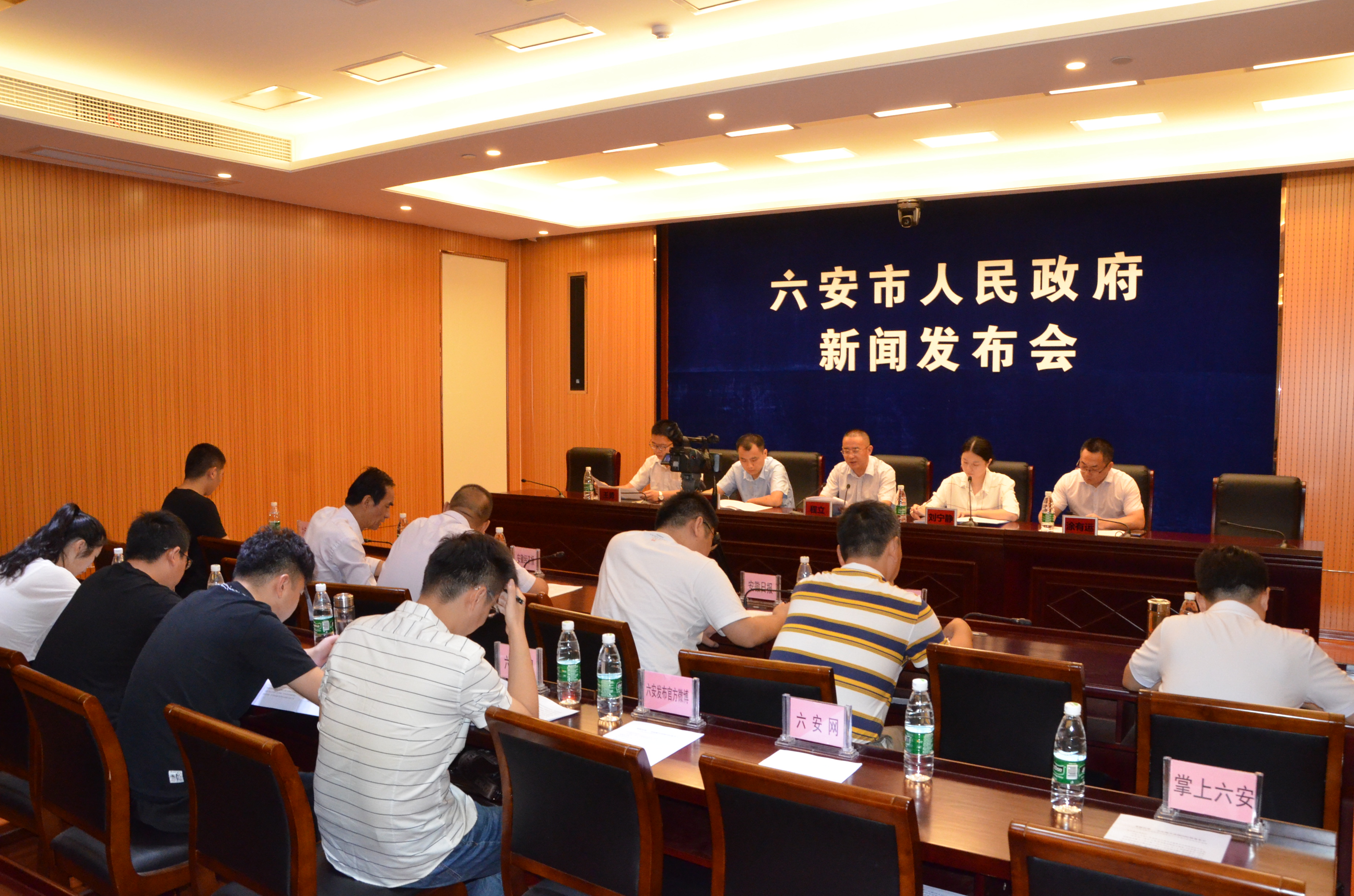 发布人:市卫健委党组成员,副主任 程 立发布地点:市政府新闻发布厅