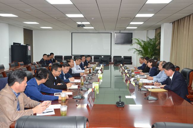 叶露中会见中国人寿财险业务总监,安徽分公司党委书记,总经理乔传淑