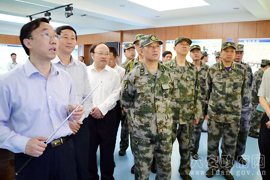省委常委,省军区政委宋海航到寿县,霍邱勘察淮河防汛准备工作