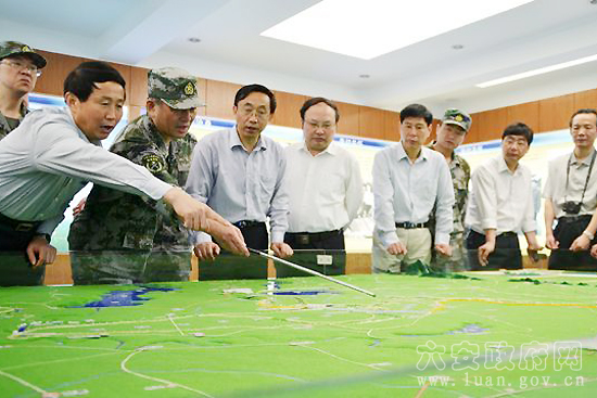 省委常委,省军区政委宋海航到寿县,霍邱勘察淮河防汛准备工作