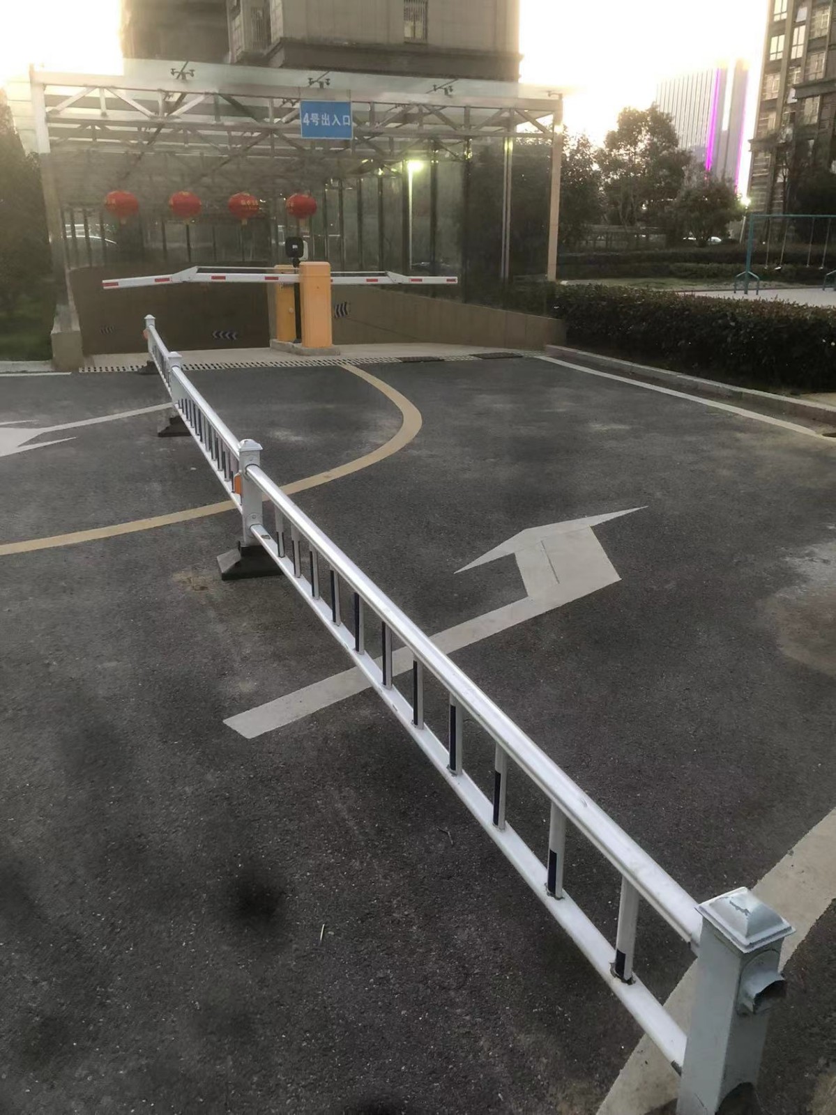 正阳路远大雍景台小区地下车库以及共用车位问题