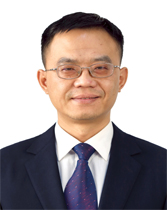 市委常委、市政府党组成员、副市长 王　红