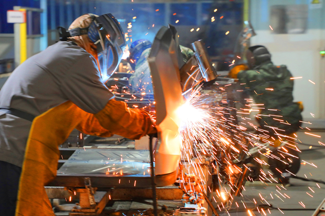 铆足干劲冲刺“开门红”