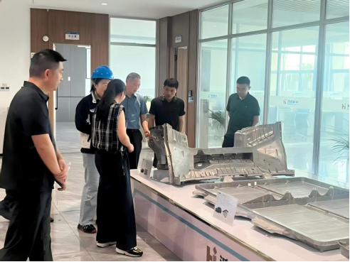普法入企护经营 法典护航优营商