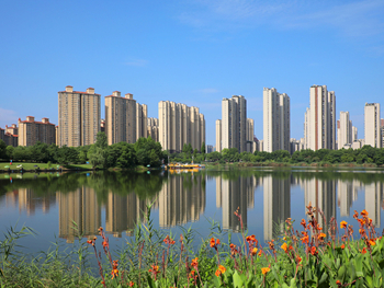 碧水清波漾皋城