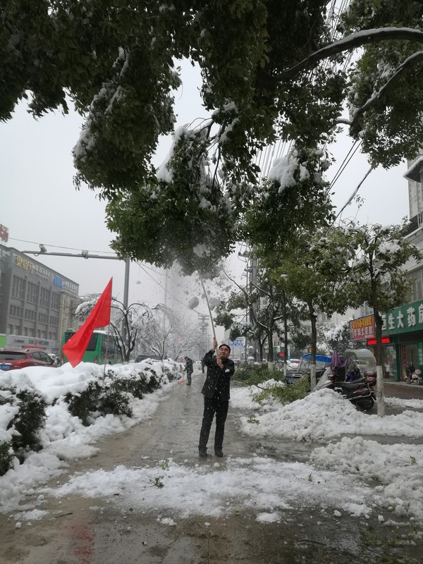 0108扫雪3.jpg