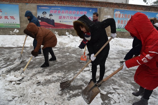 0125扫雪2.jpg